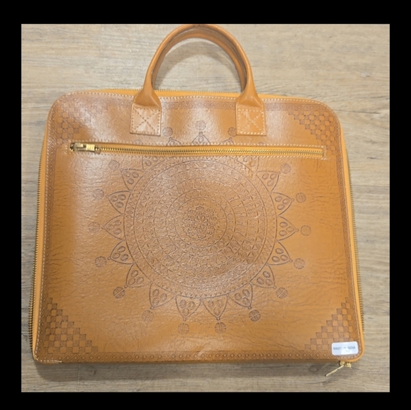 Rare Laptop Bag Chakra Embossed Tan Leather and Notebook Set - Picture 5 of 10